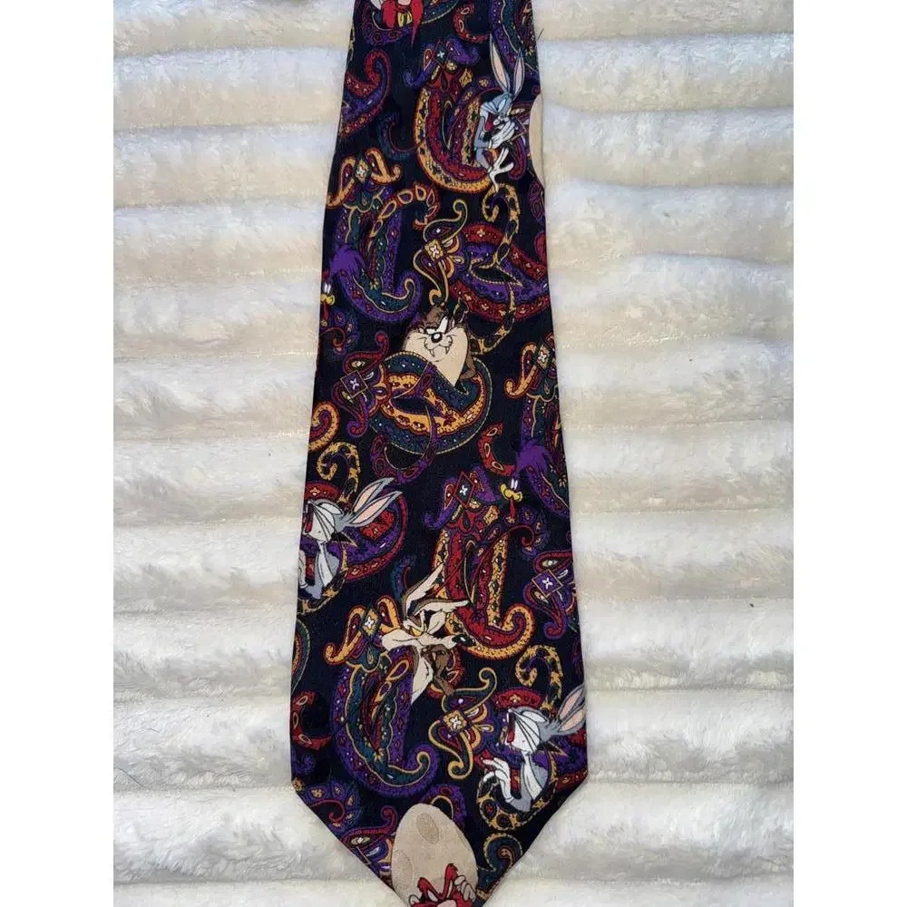 Vintage Looney Tunes Mania Neck Tie 1994 Silk Paisley Bugs Bunny‎ Taz Coyote Sam